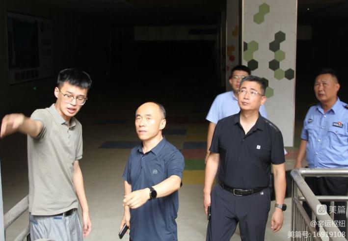 市交投集團副總經(jīng)理王從權到樞紐公司檢查督導防汛工作