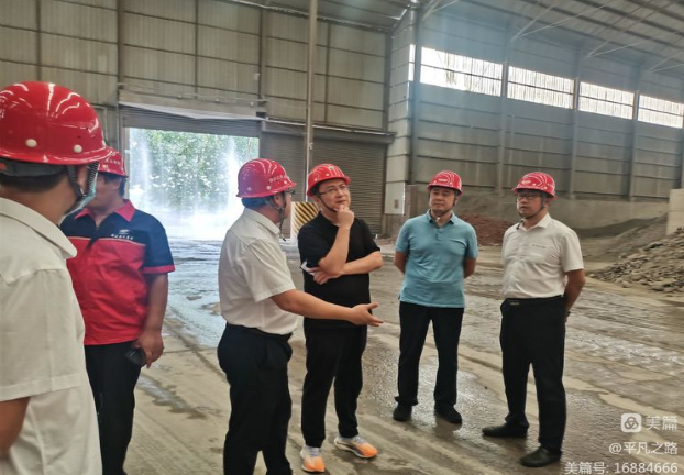 市交投集團總工程師申文勝蒞臨光太集團建養中心檢查指導大氣污染防治工作