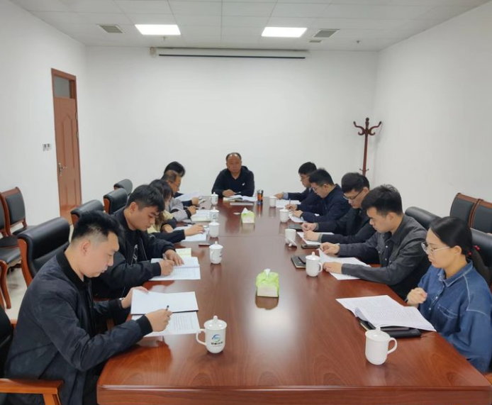 以二十大精神為支點(diǎn) 撬動(dòng)全身心動(dòng)力｜鐵投公司召開(kāi)專(zhuān)題會(huì )議學(xué)習二十大報告