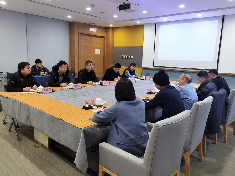 助力企業(yè)創(chuàng  )新 激發(fā)發(fā)展活力-- 國家電投集團到邯就樞紐項目新能源開(kāi)發(fā)合作進(jìn)行洽談