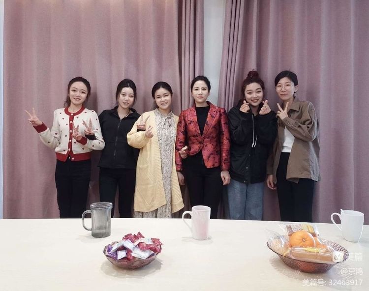 傳中華文化 展巾幗風(fēng)采—樂(lè )動(dòng)公司開(kāi)展“三八”國際婦女節茶話(huà)會(huì )