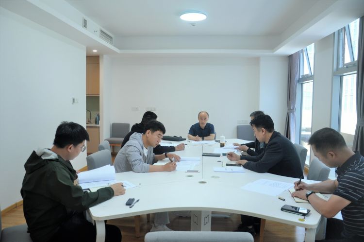 市交投集團領(lǐng)導王從權組織召開(kāi)樞紐三期項目專(zhuān)題調度會(huì )