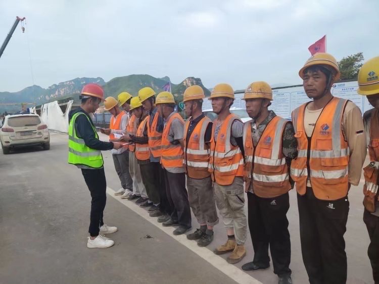 安全宣傳咨詢(xún)日｜路通公司各在建項目開(kāi)展一系列宣傳咨詢(xún)活動(dòng)